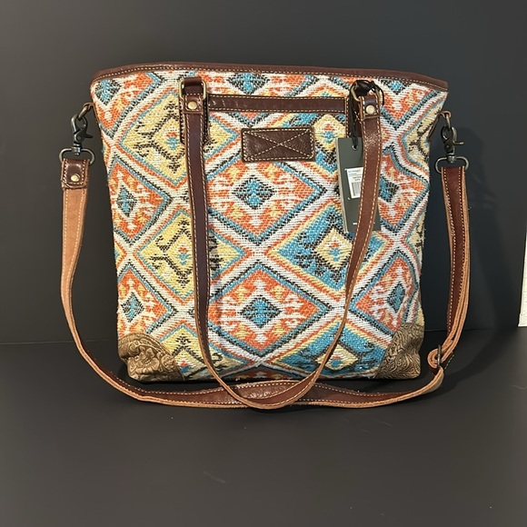 Myra Bag Hussie Tote Bag NWT - Picture 3 of 9